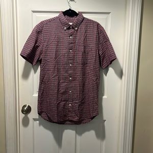 Gap standard fit short sleeve red white and blue textured button up